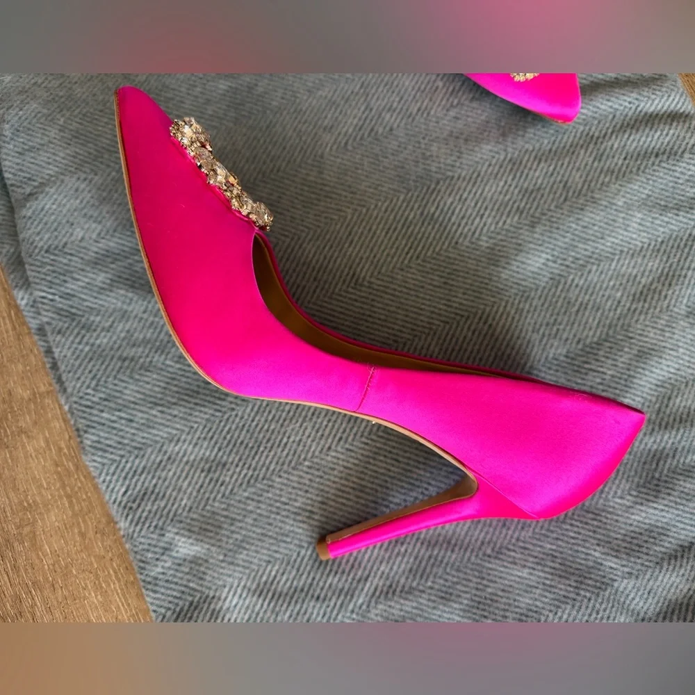 BADGLEY MISCHKA Cher Crystal Embellished Pump in Hot Pink Satin Size US 8.5 - Picture 7 of 16